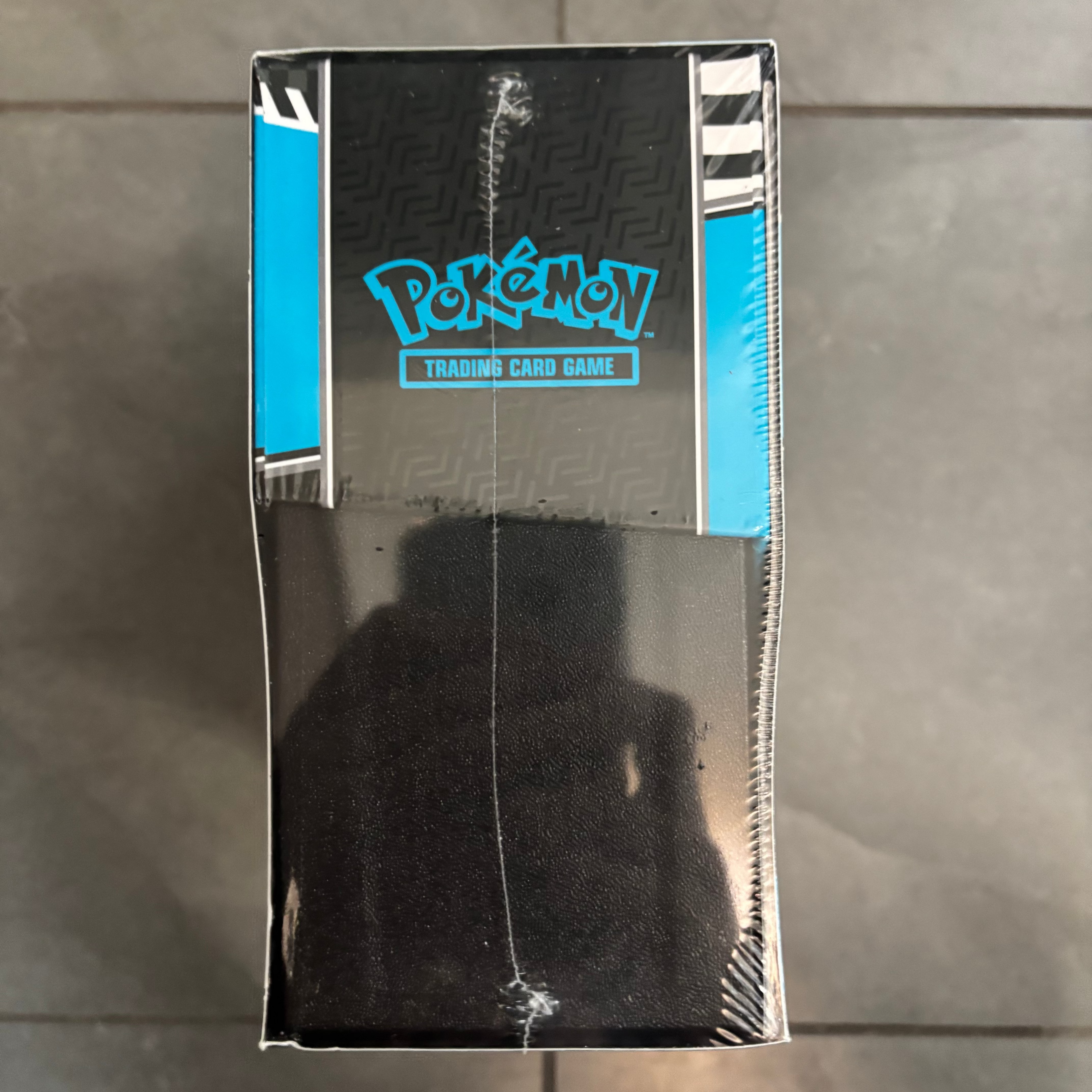 Pokemon center black bolt Etb